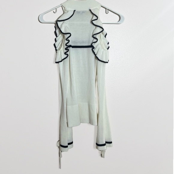 XOXO Sweater Black & White - Picture 4 of 4